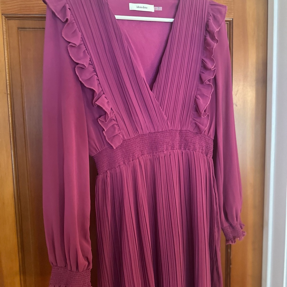 Elegant Ruffled Long Sleeve Dress - Picture 2 of 2